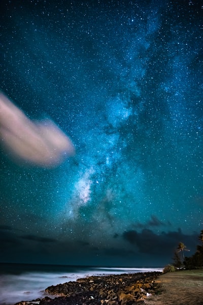 夜空下的海岸